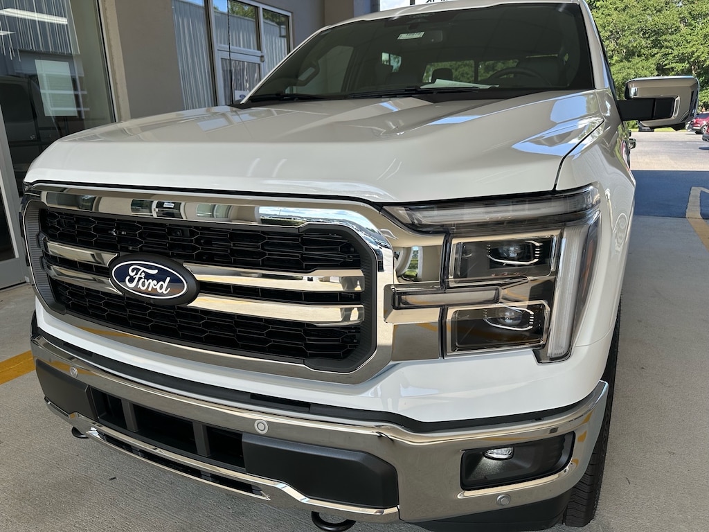 New 2026 Ford F-150 Lariat 4x4 Lariat SuperCrew 5.5 ft. SB
