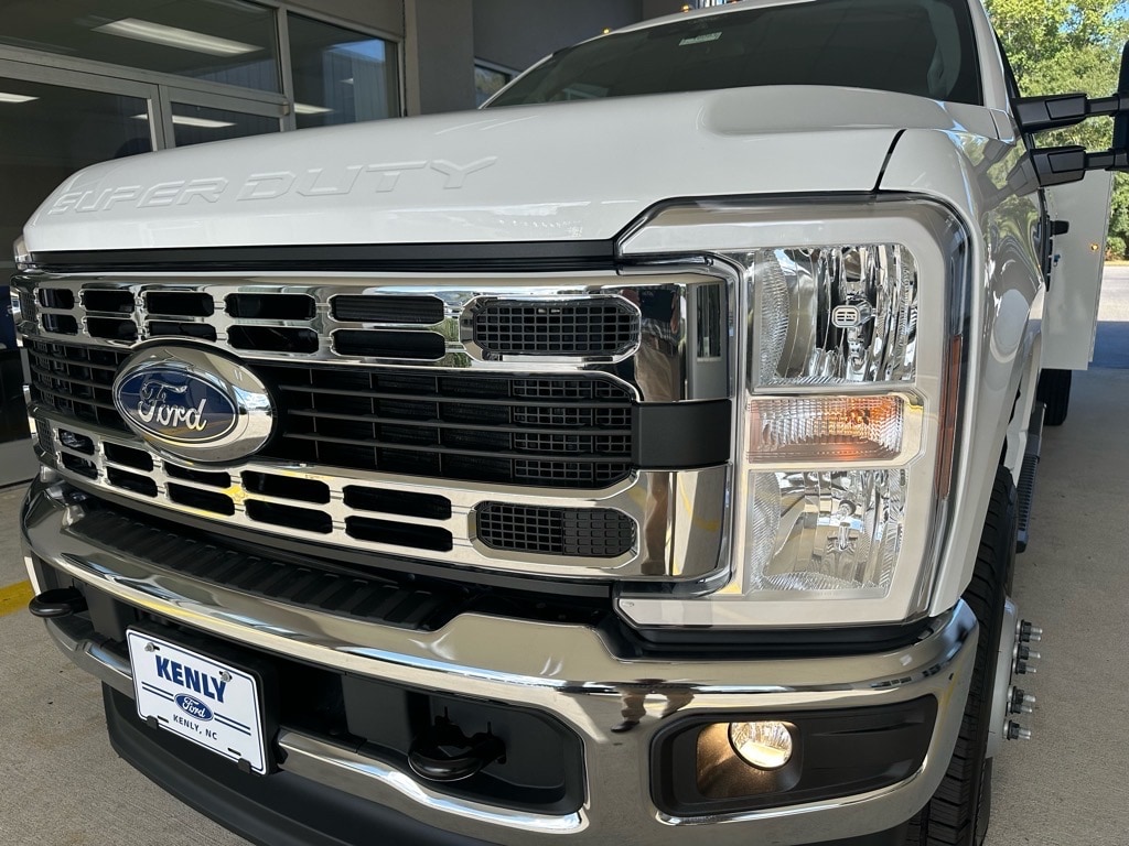 New 2026 Ford F-350 Super Duty 4x4 XL Crew w/9-ft Knapheide SVC Body 4x4 XL Crew Cab 1794x4 XL CREW w/9-ft KNAPHEIDE S
