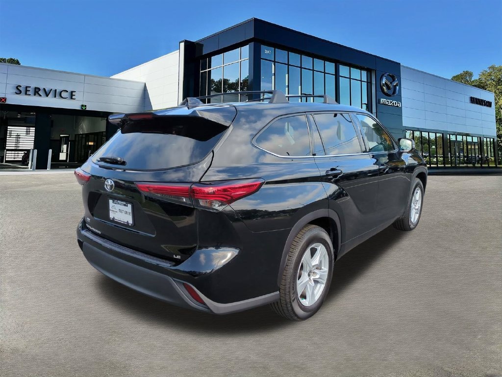 Used 2020 Toyota Highlander LE SUV