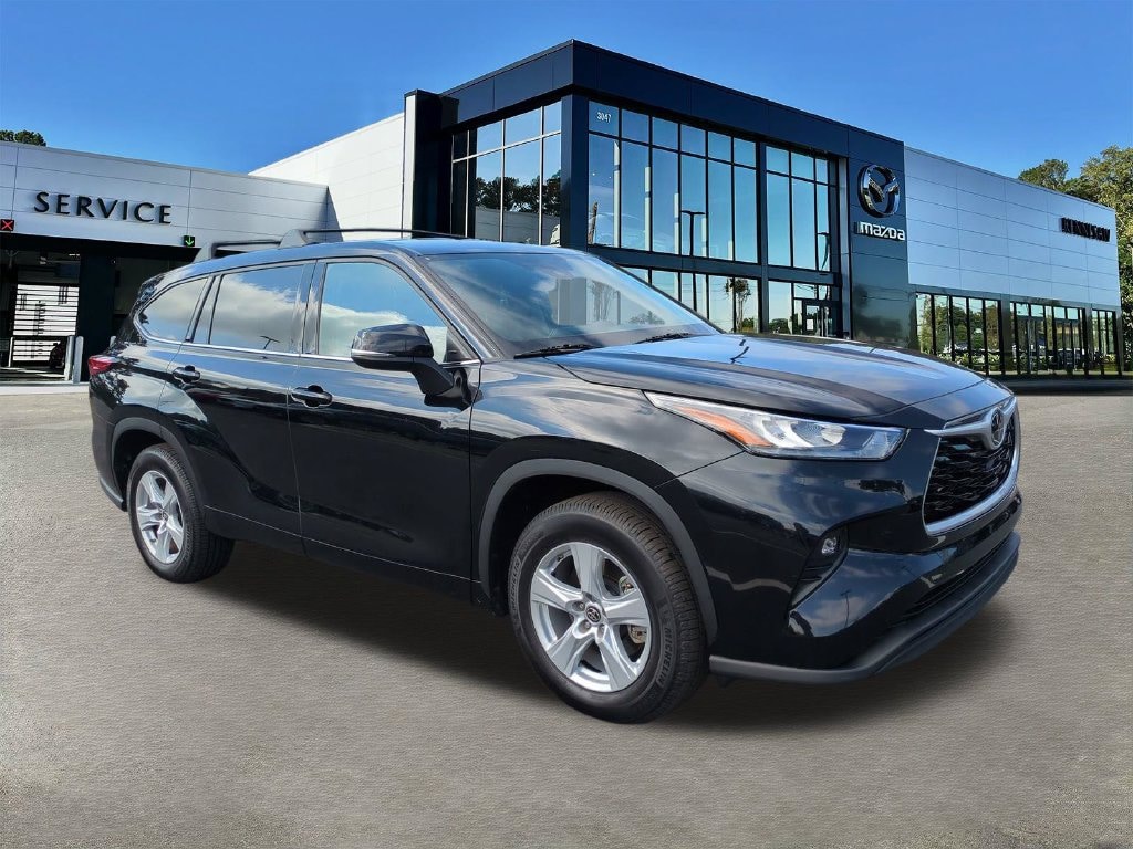 Used 2020 Toyota Highlander LE SUV