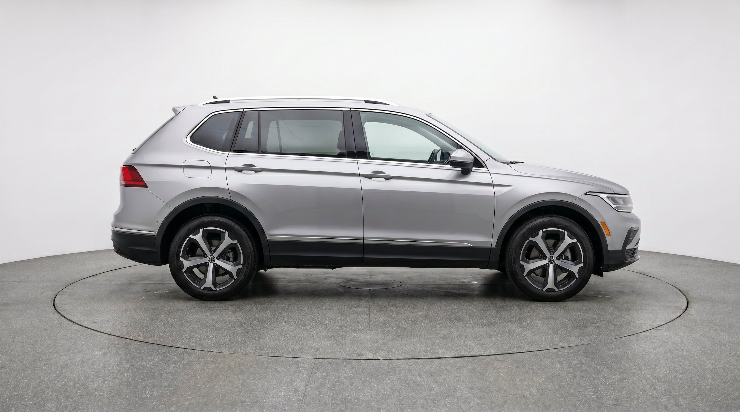 Thumbnail: 2026 Volkswagen Tiguan - 10