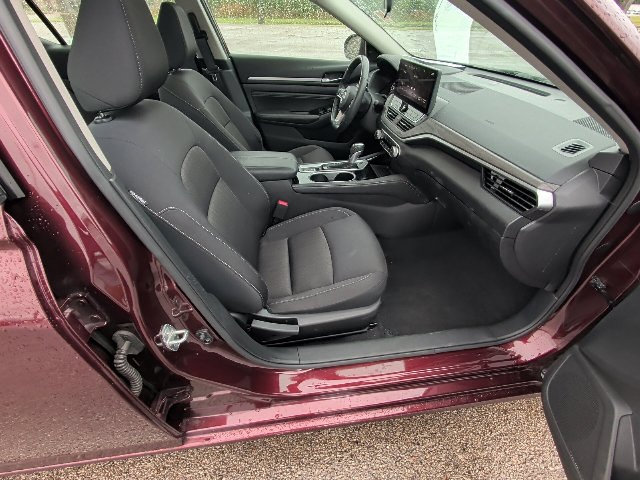 Used 2023 Nissan Altima 2.5 SV Sedan