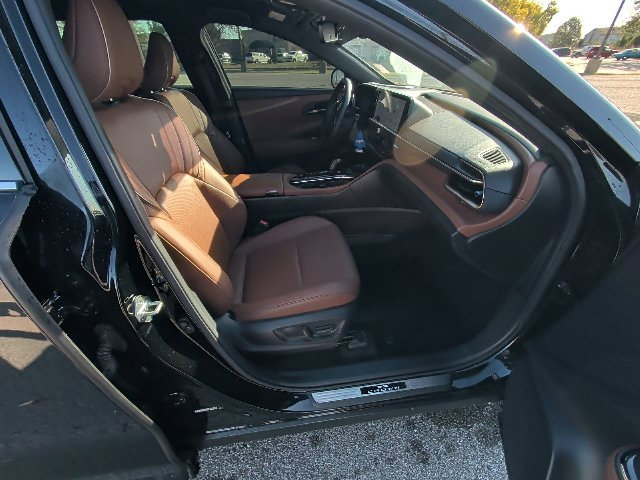 Used 2025 Toyota Crown Signia XLE SUV