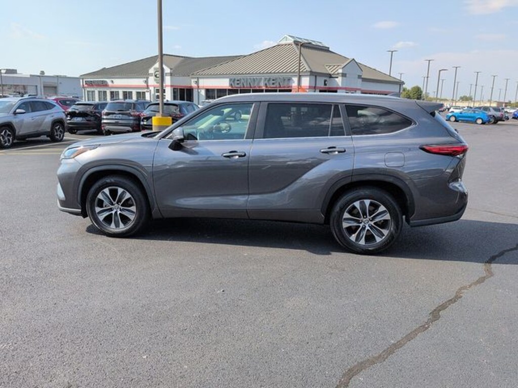 Used 2023 Toyota Highlander XLE SUV