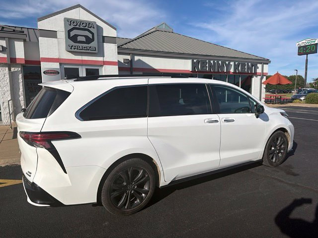 Used 2022 Toyota Sienna XSE Minivan/Van