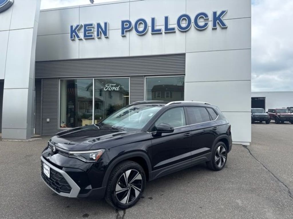 Certified 2025 Volkswagen Taos 1.5T SE SUV