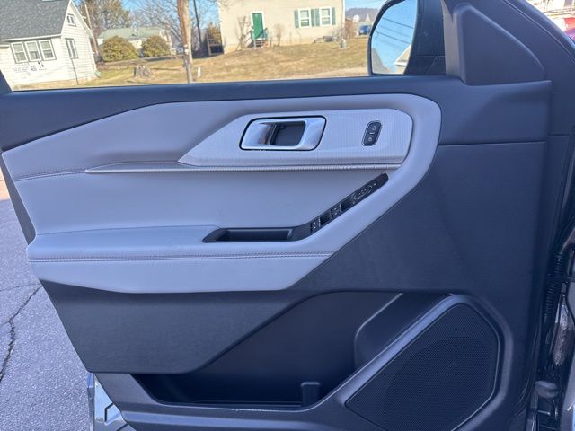 2026 Ford Explorer Active - Photo 18