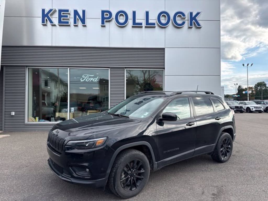 Used 2023 Jeep Cherokee Altitude SUV