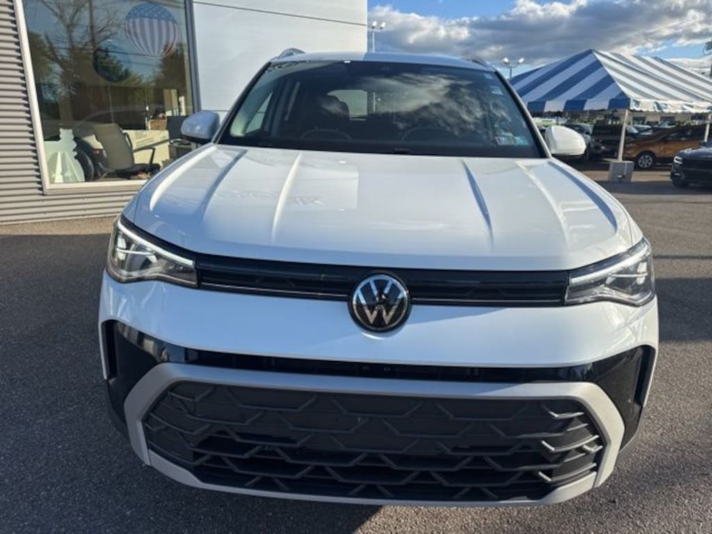 Certified 2025 Volkswagen Taos 1.5T SE SUV