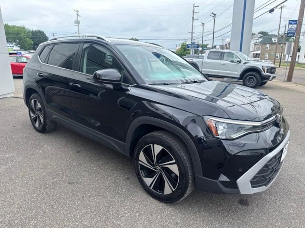 Certified 2025 Volkswagen Taos 1.5T SE SUV