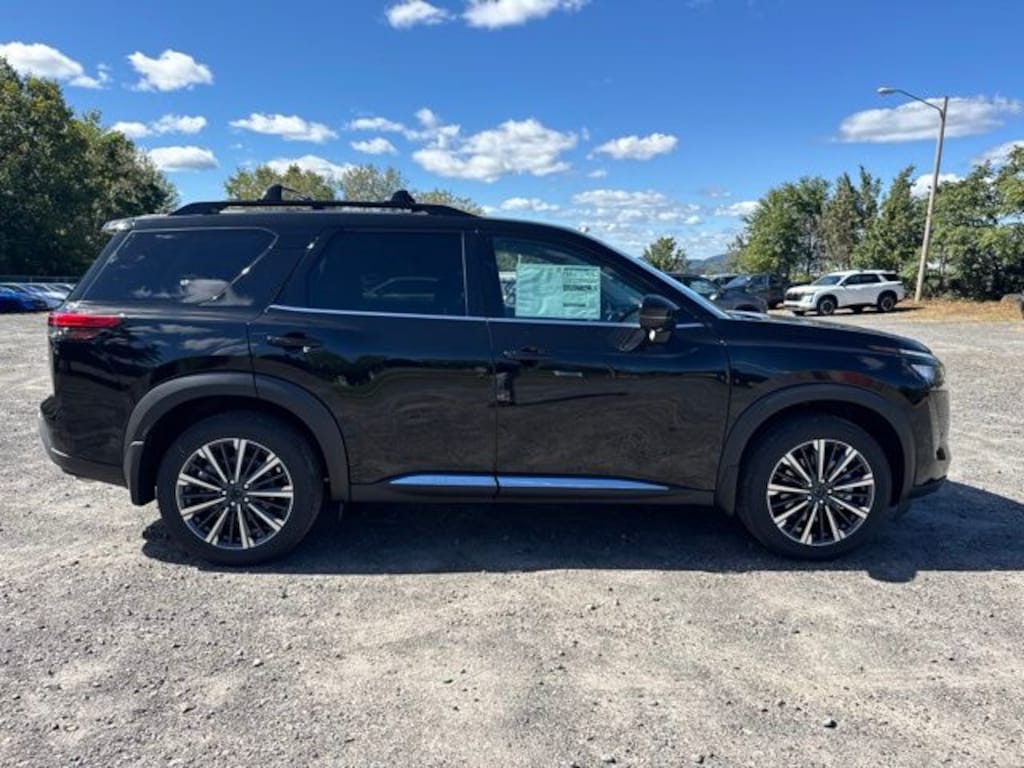 New 2026 Nissan Pathfinder Platinum SUV