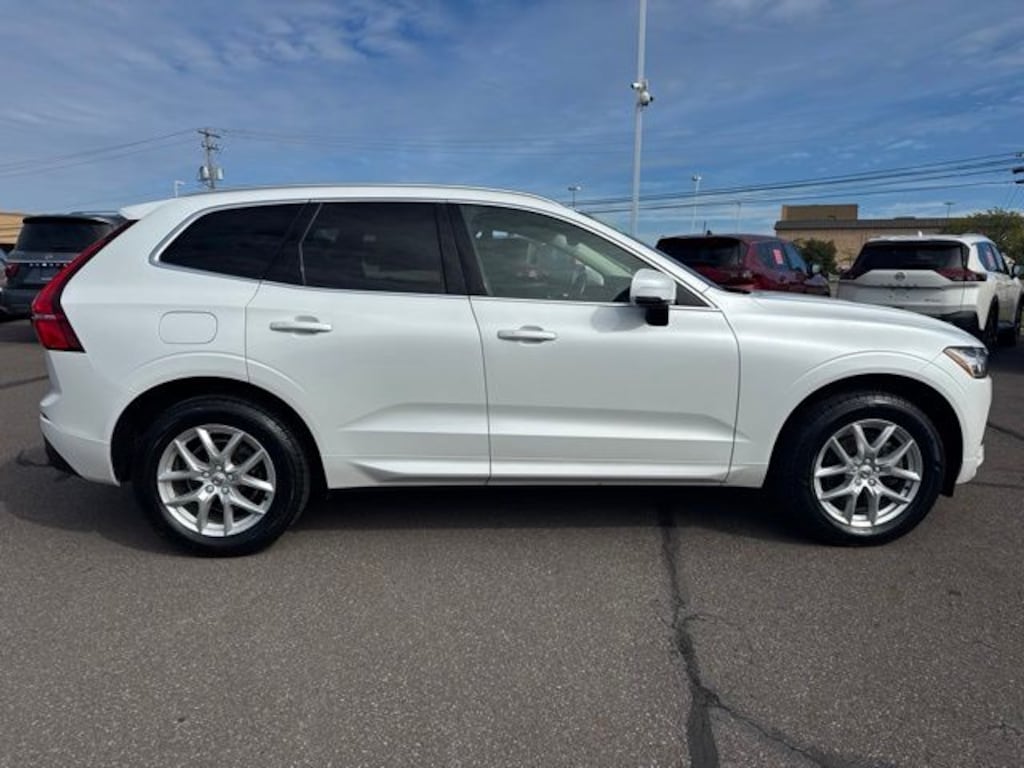 Used 2020 Volvo XC60 T5 Momentum SUV