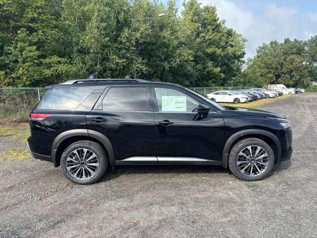 New 2026 Nissan Pathfinder Platinum SUV
