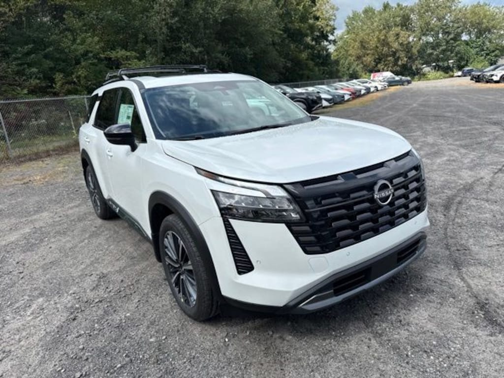 New 2026 Nissan Pathfinder Platinum SUV