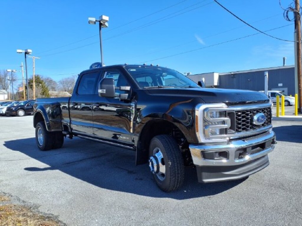 Used 2025 Ford F-350 Lariat Super Duty Crew Cab Long Bed Truck