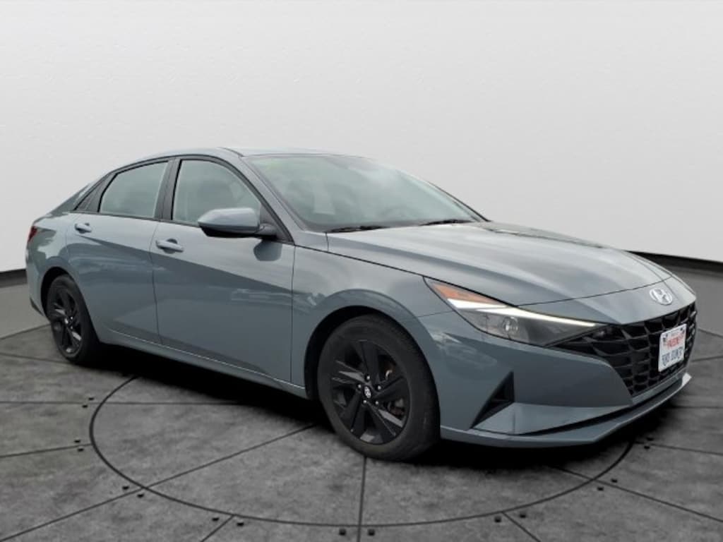 Used 2022 Hyundai Elantra SEL Sedan