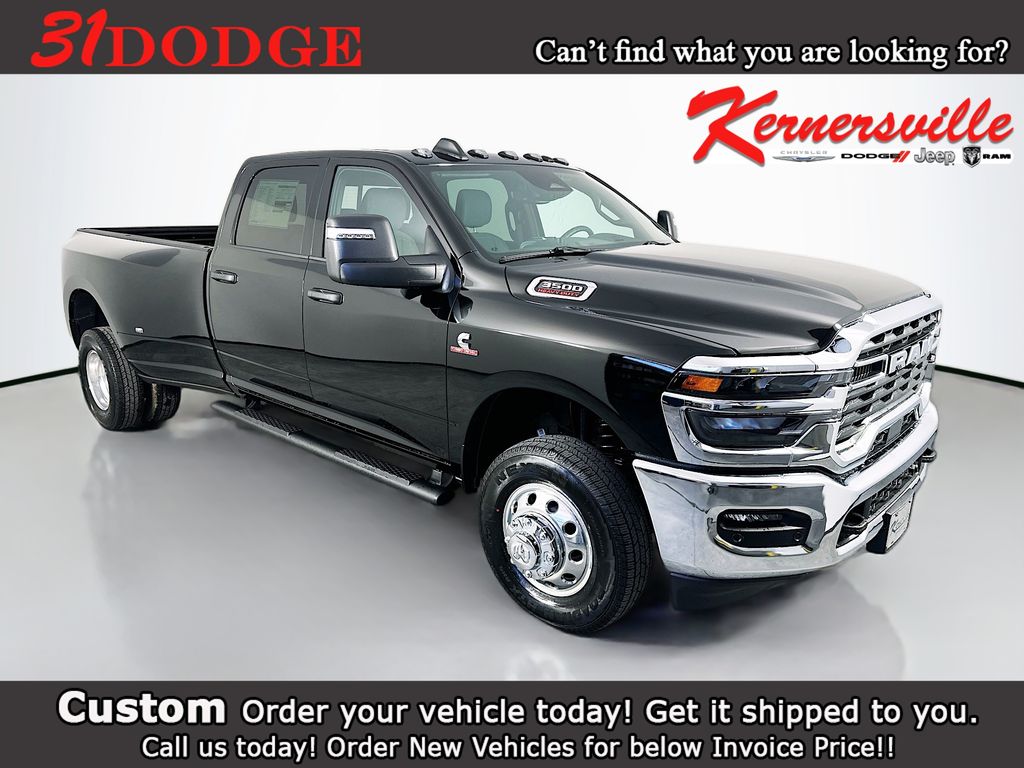 2026 Ram 3500 TRADESMAN CREW CAB 4X4 8' BOX Pickup