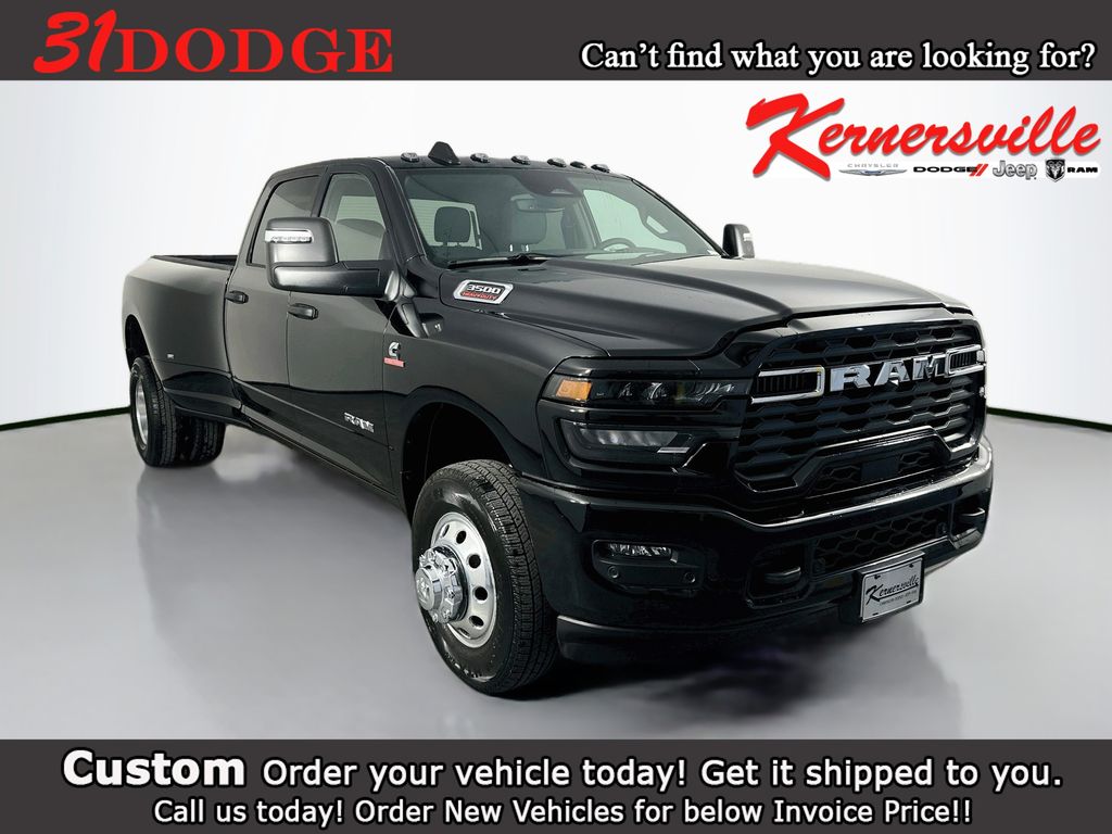 2026 Ram 3500 BIG HORN CREW CAB 4X4 8' BOX Pickup