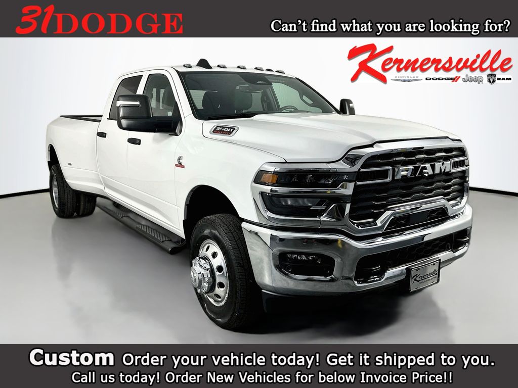 2026 Ram 3500 TRADESMAN CREW CAB 4X4 8' BOX Pickup