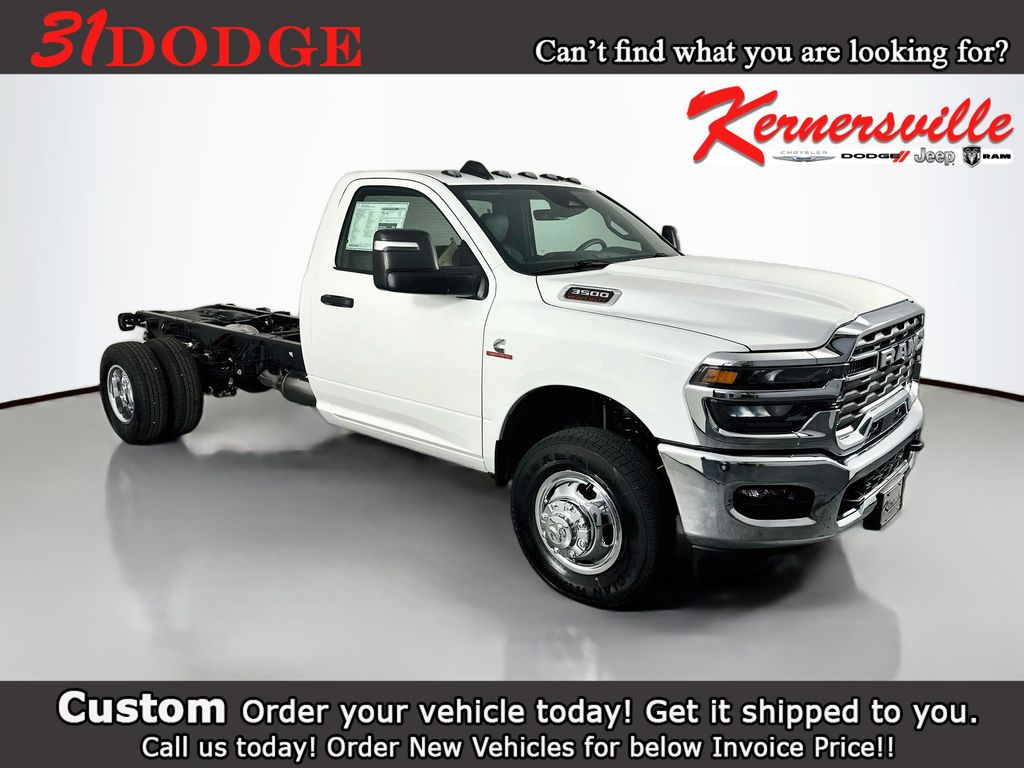 2026 Ram 3500 Chassis Cab TRADESMAN  REGULAR  4X2 84' CA Pickup