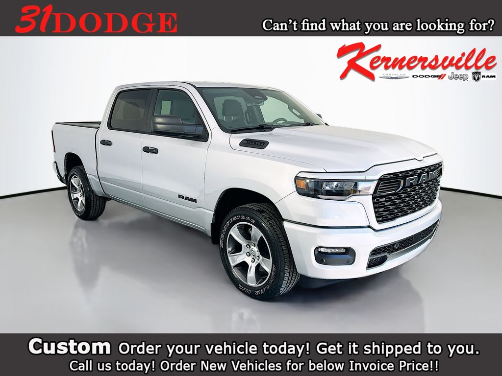 2026 Ram 1500 EXPRESS CREW CAB 4X2 5'7 BOX Pickup