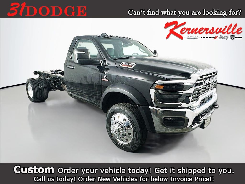 2026 Ram 5500 Chassis Cab TRADESMAN  REGULAR  4X2 84' CA Pickup