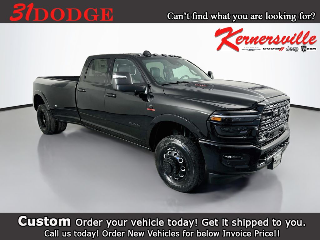 2027 Ram 3500 LIMITED CREW CAB 4X4 8' BOX Pickup