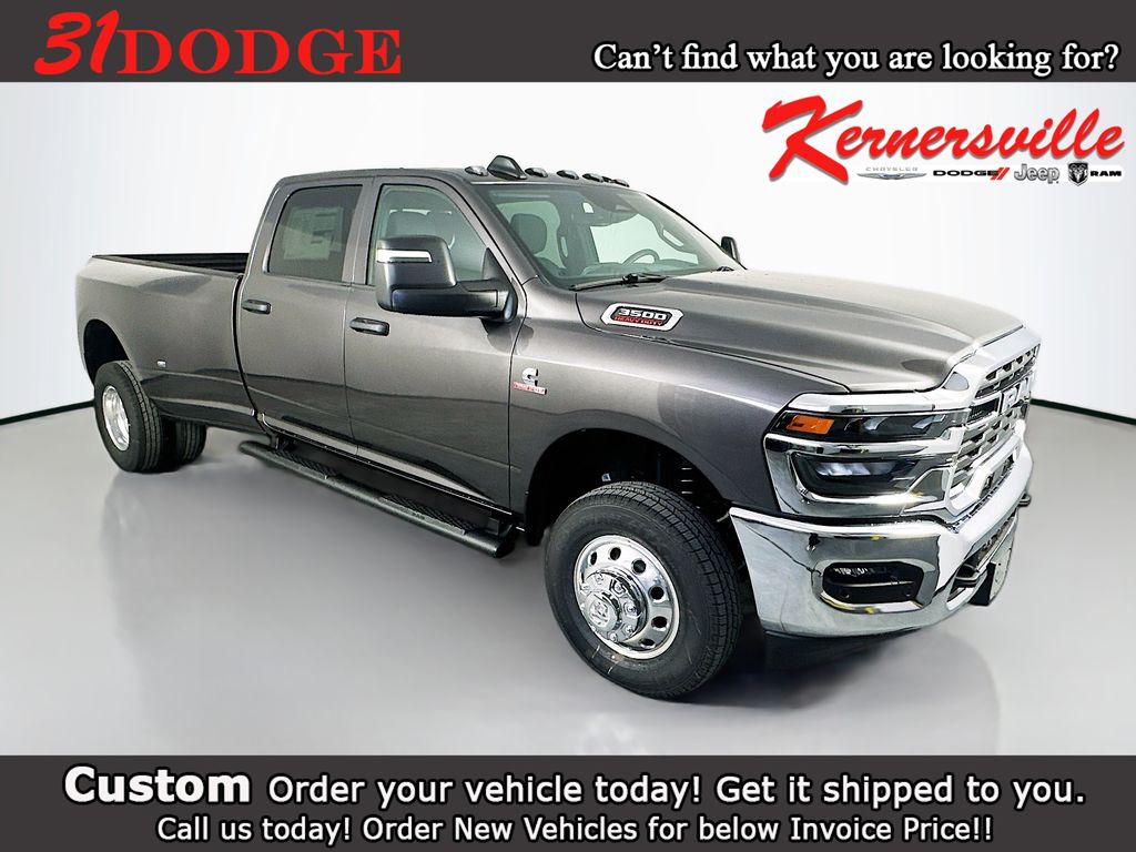 2026 Ram 3500 TRADESMAN CREW CAB 4X4 8' BOX Pickup