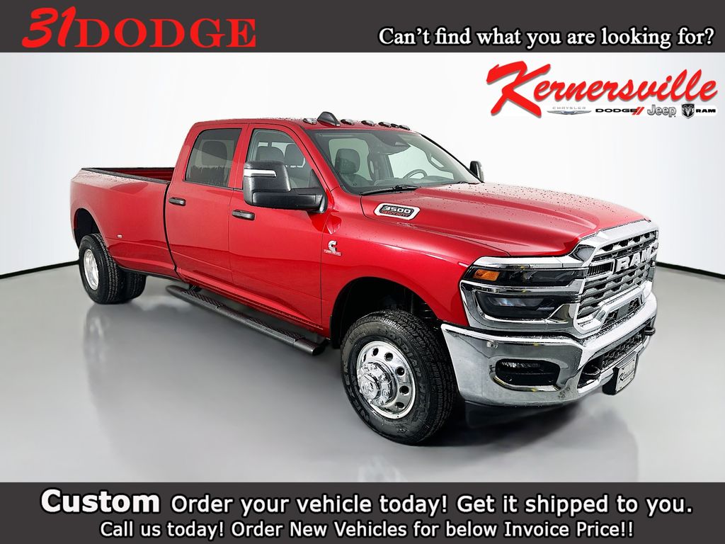2026 Ram 3500 TRADESMAN CREW CAB 4X4 8' BOX Pickup