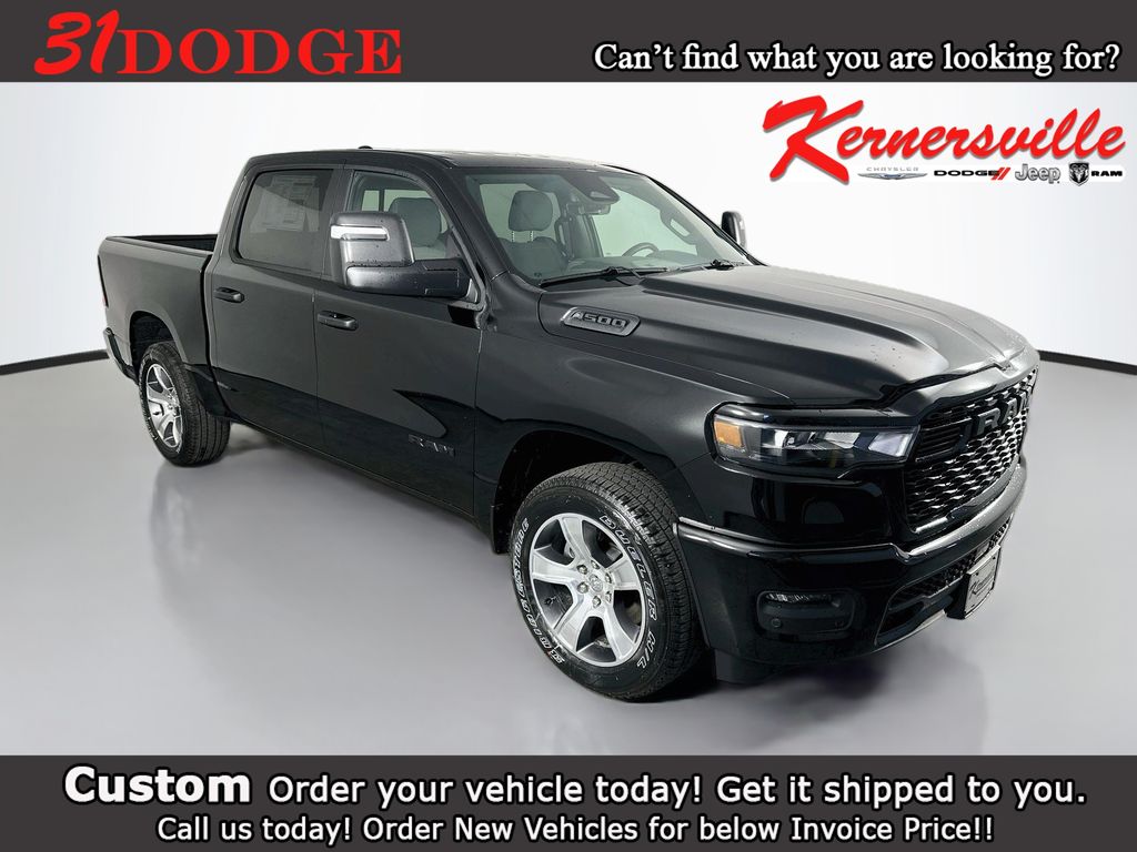 2026 Ram 1500 EXPRESS CREW CAB 4X4 5'7 BOX Pickup