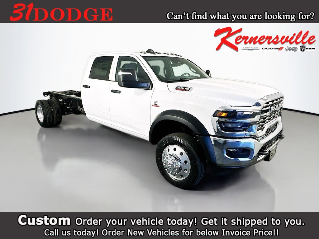 2026 Ram 4500 Chassis Cab TRADESMAN  CREW  4X4 84' CA Pickup