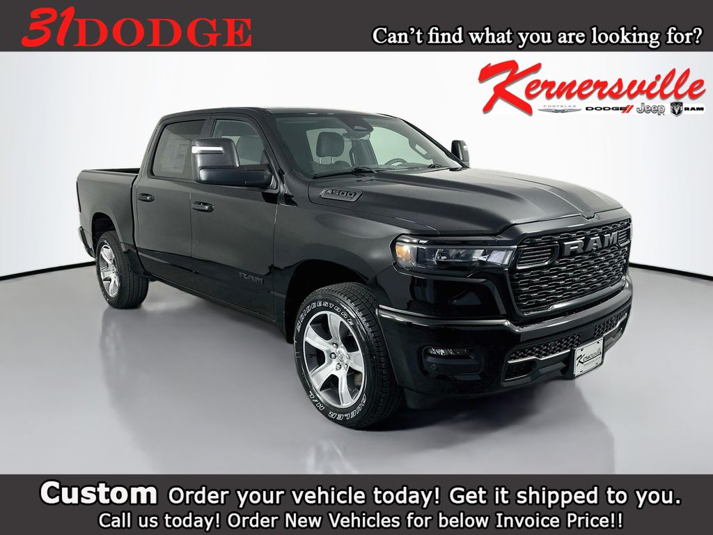 2026 Ram 1500 EXPRESS CREW CAB 4X4 5'7 BOX Pickup