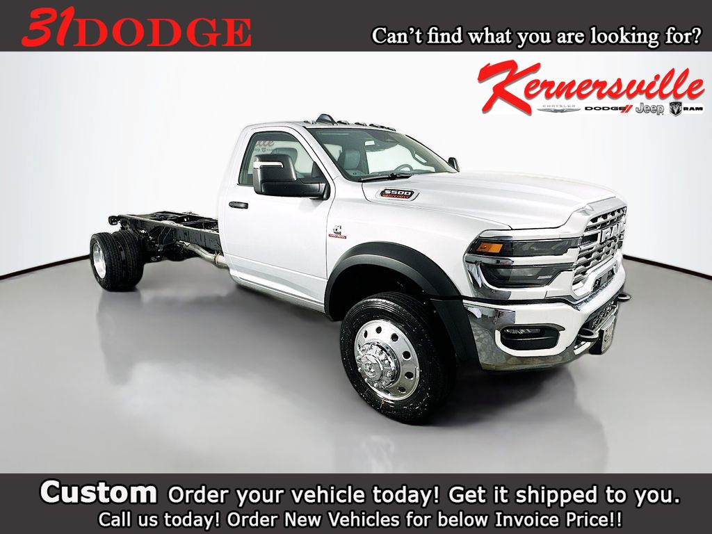 2026 Ram 5500 Chassis Cab TRADESMAN  REGULAR  4X4 120' CA Pickup