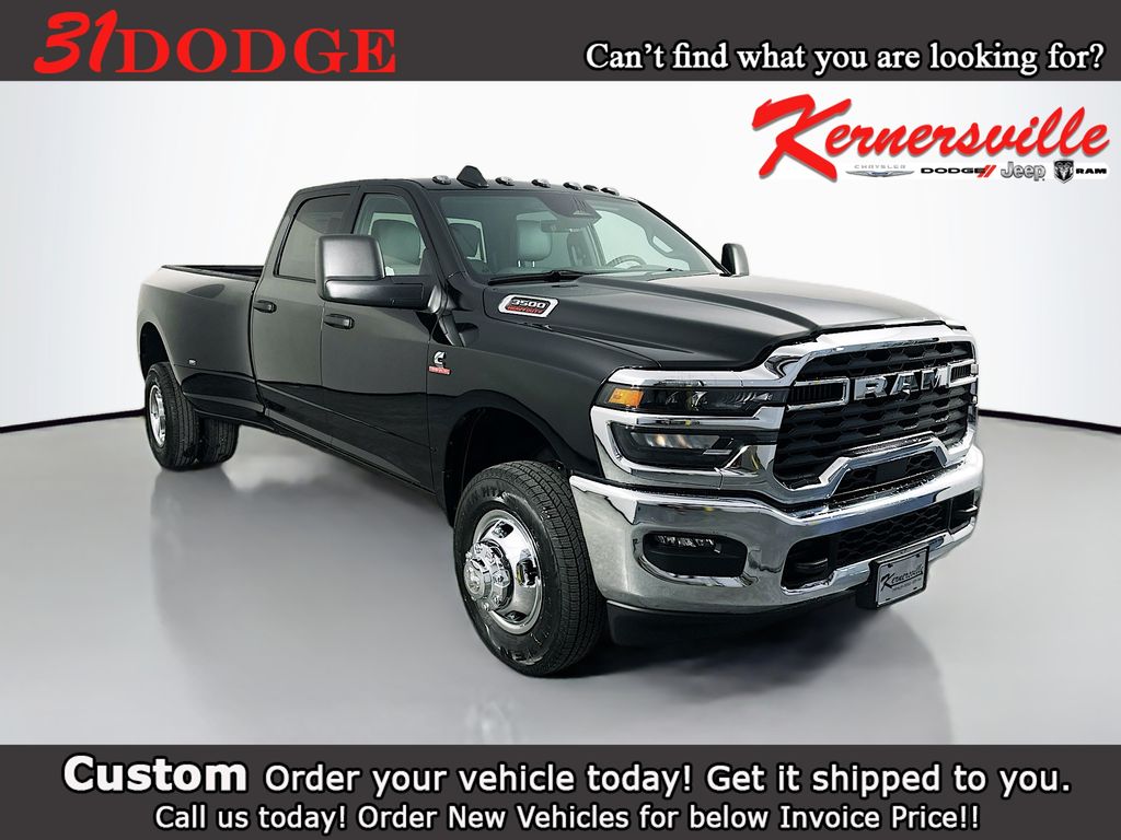 2026 Ram 3500 TRADESMAN CREW CAB 4X4 8' BOX Pickup