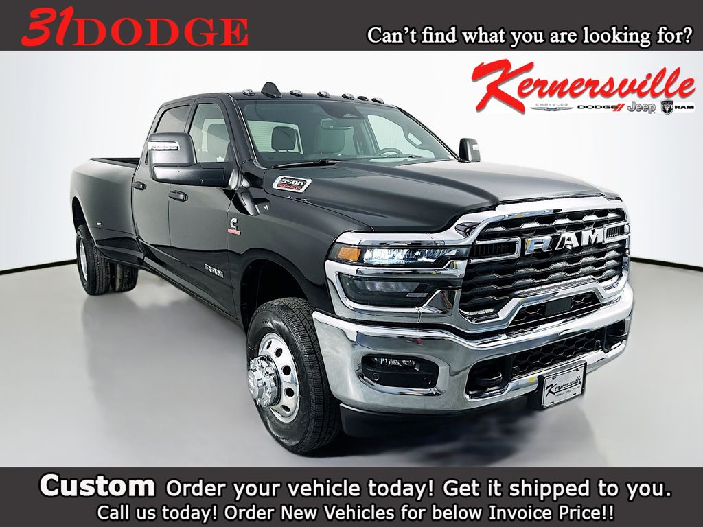 2026 Ram 3500 BIG HORN CREW CAB 4X4 8' BOX Pickup