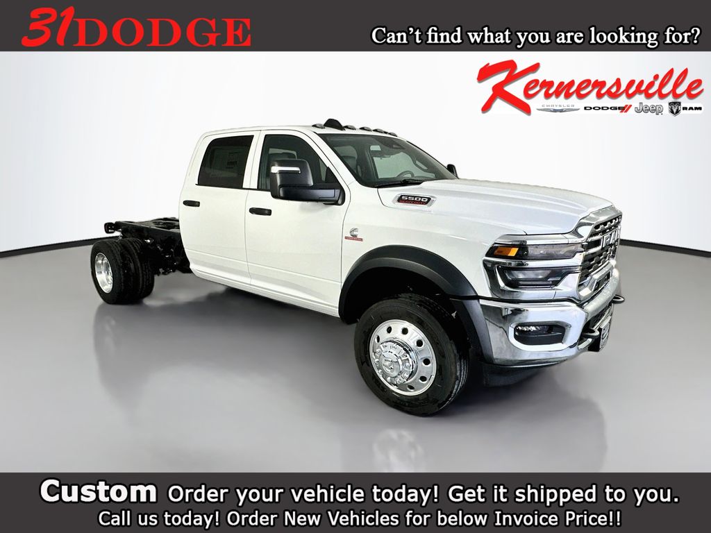 2026 Ram 5500 Chassis Cab TRADESMAN  CREW  4X4 60' CA Pickup