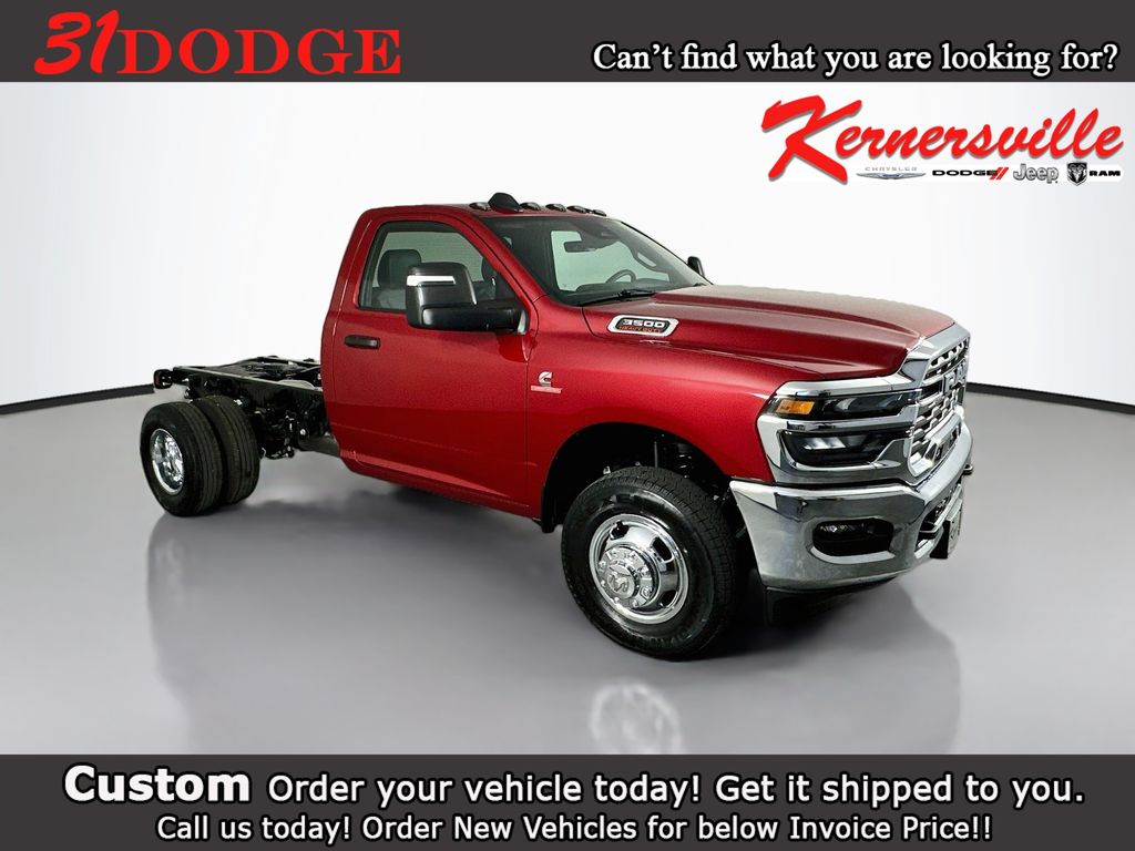2027 Ram 3500 Chassis Cab TRADESMAN  REGULAR  4X4 60' CA Pickup