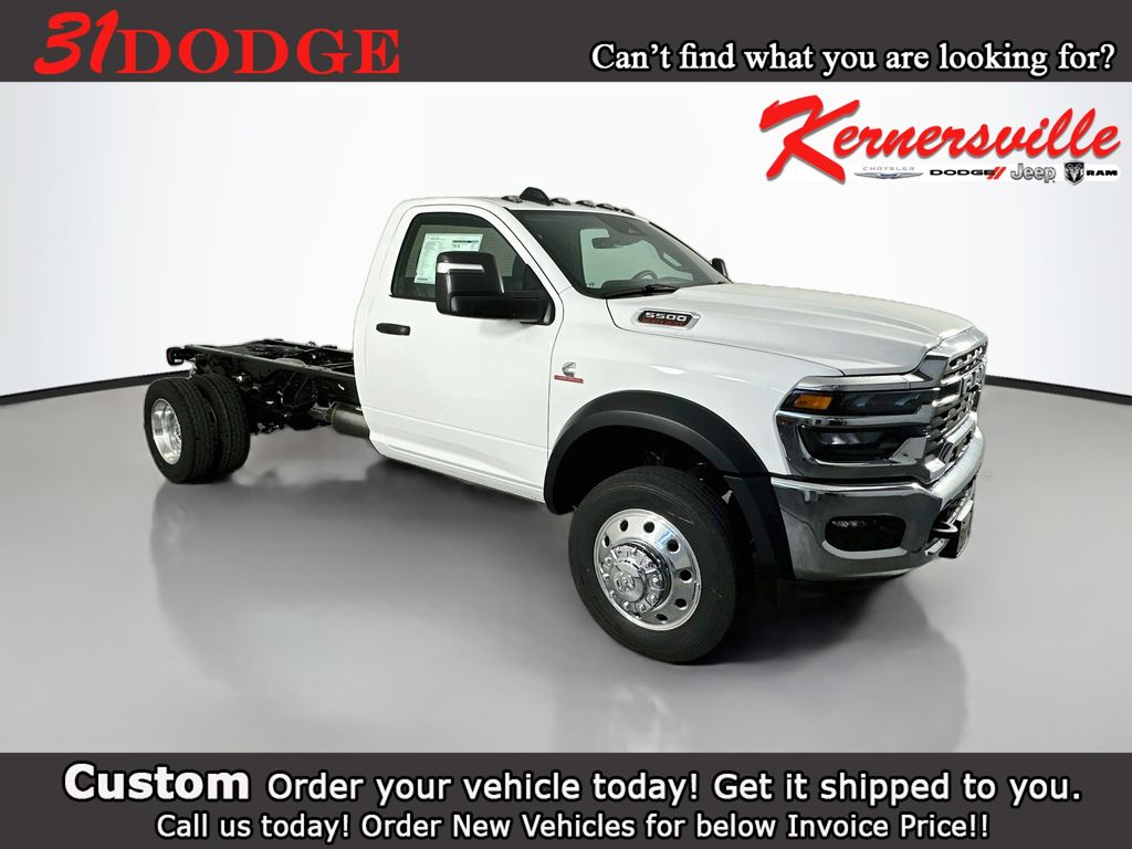 2027 Ram 5500 Chassis Cab TRADESMAN  REGULAR  4X4 84' CA Pickup