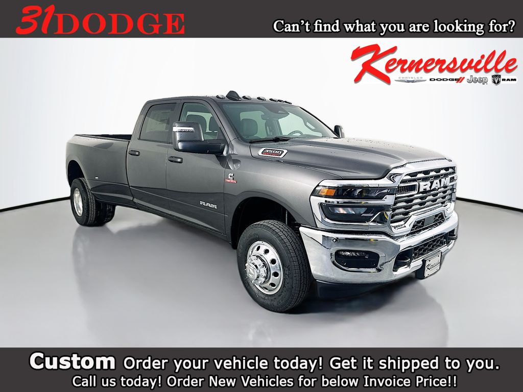 2026 Ram 3500 BIG HORN CREW CAB 4X4 8' BOX Pickup