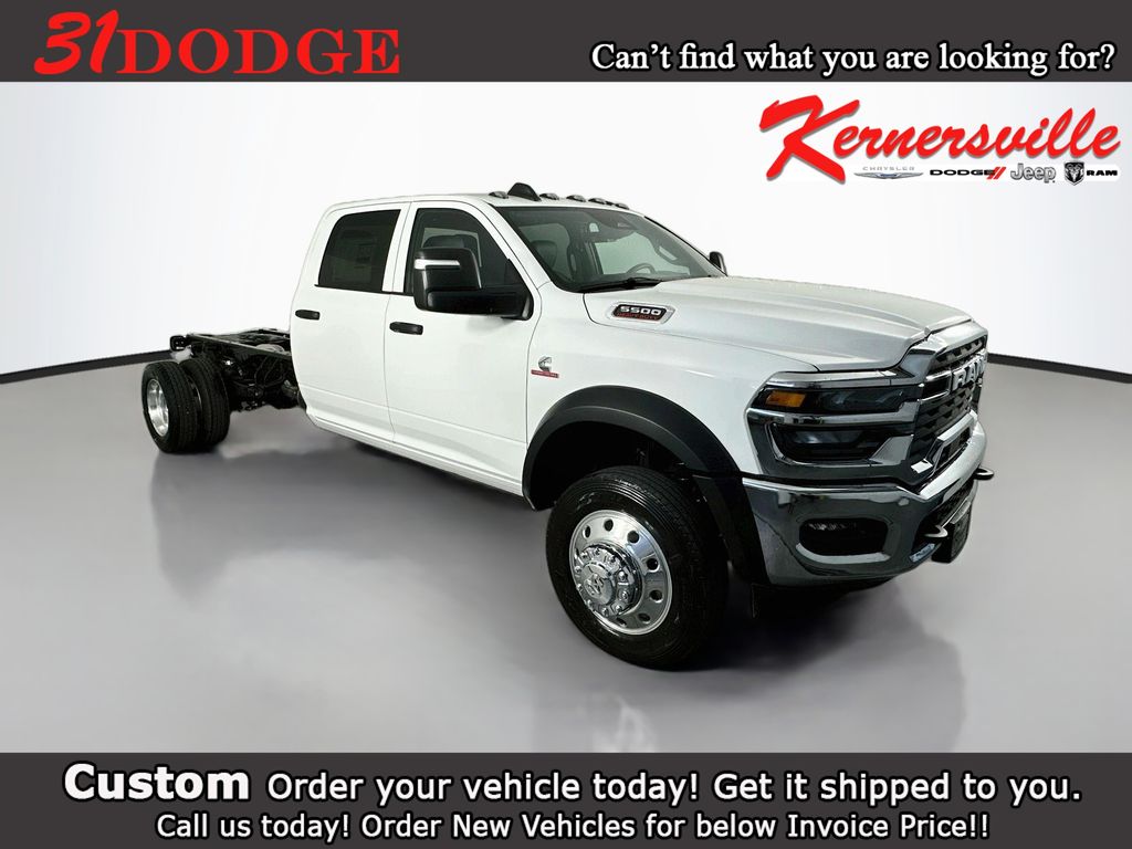 2026 Ram 5500 Chassis Cab TRADESMAN  CREW  4X4 84' CA Pickup