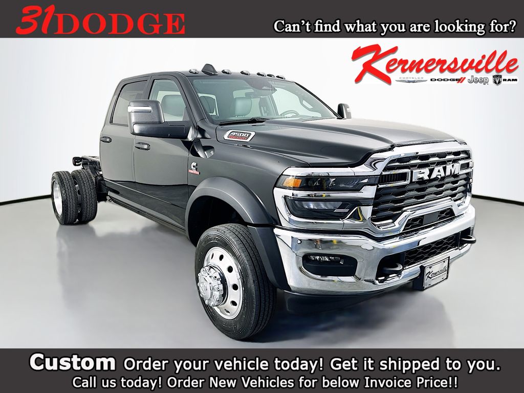2026 Ram 4500 Chassis Cab TRADESMAN  CREW  4X4 60' CA Pickup