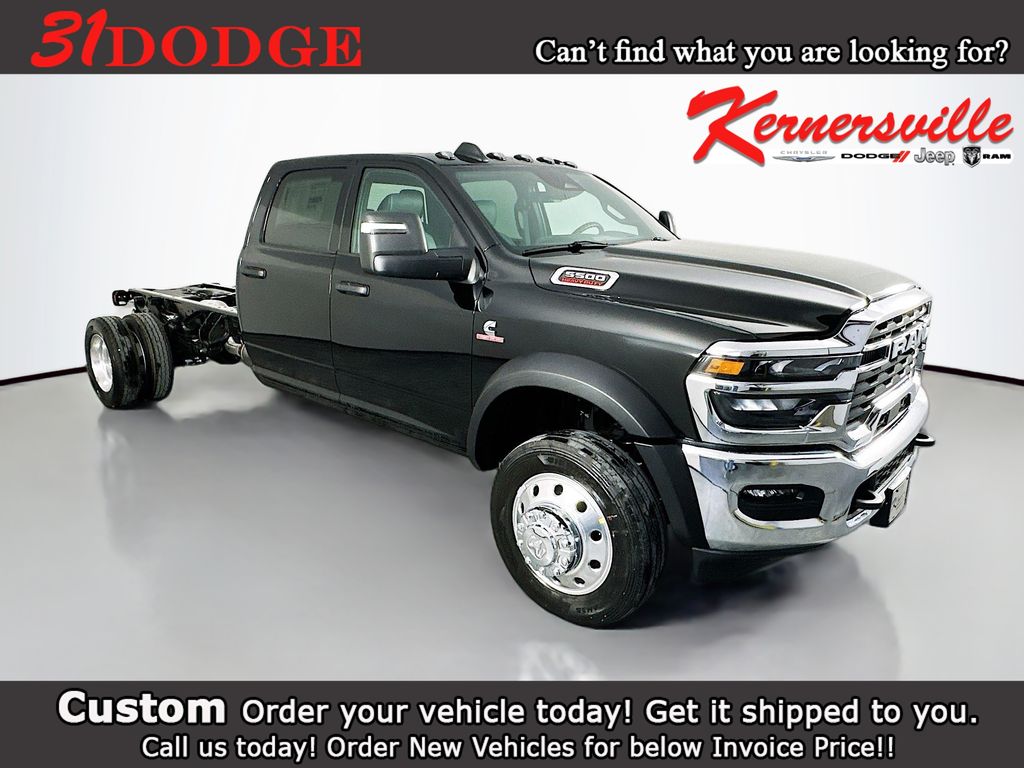 2026 Ram 5500 Chassis Cab TRADESMAN  CREW  4X4 84' CA Pickup