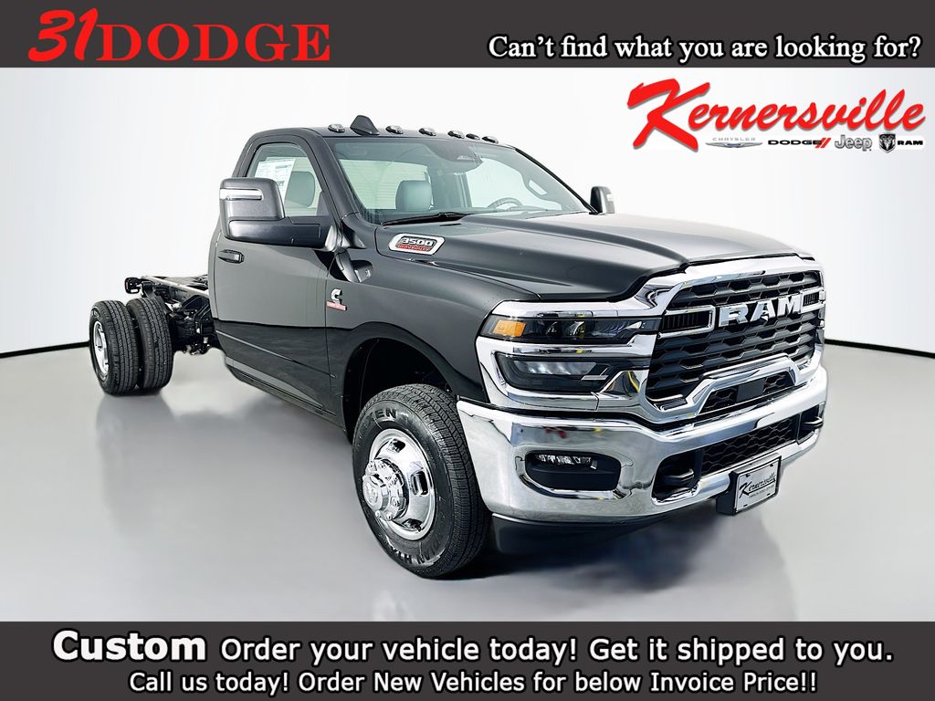 2026 Ram 3500 Chassis Cab TRADESMAN  REGULAR  4X2 84' CA Pickup