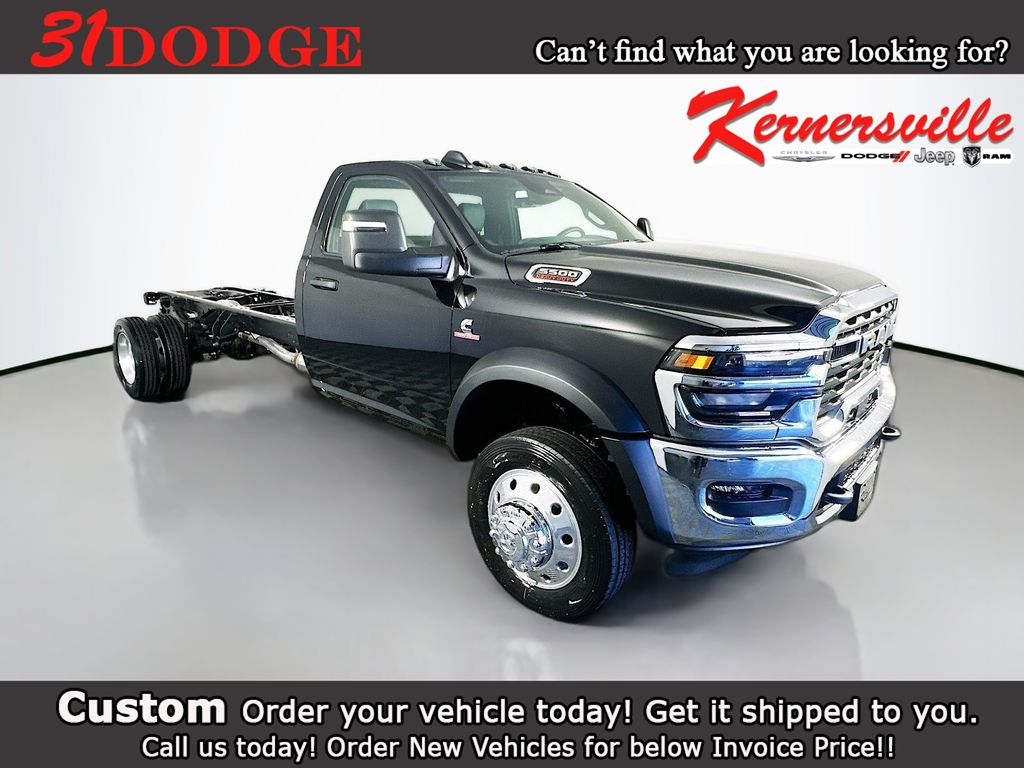 2026 Ram 5500 Chassis Cab TRADESMAN  REGULAR  4X2 120' CA Pickup