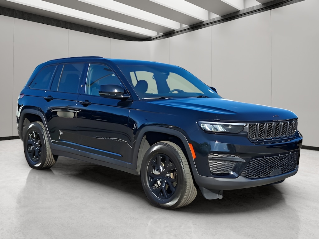 Used 2024 Jeep Grand Cherokee Altitude 4x4 SUV