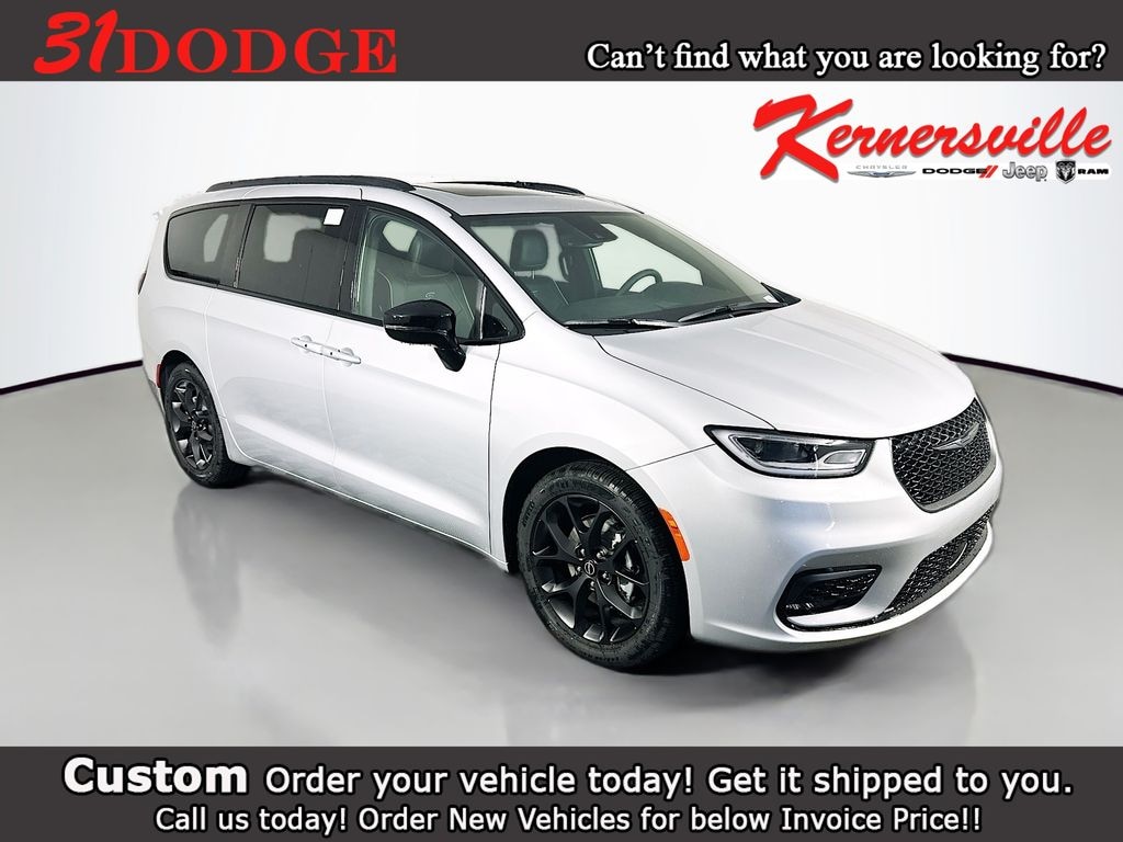 New 2026 Chrysler Pacifica Limited S Appearance Passenger Van