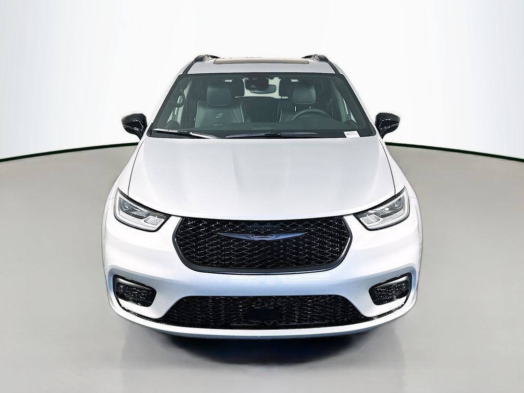 New 2026 Chrysler Pacifica Limited S Appearance Passenger Van