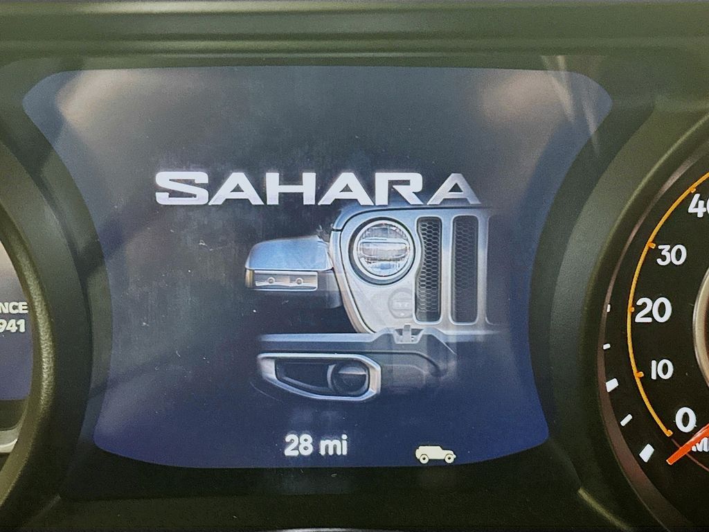 2025 Jeep Wrangler 4-Door Sahara - Photo 11