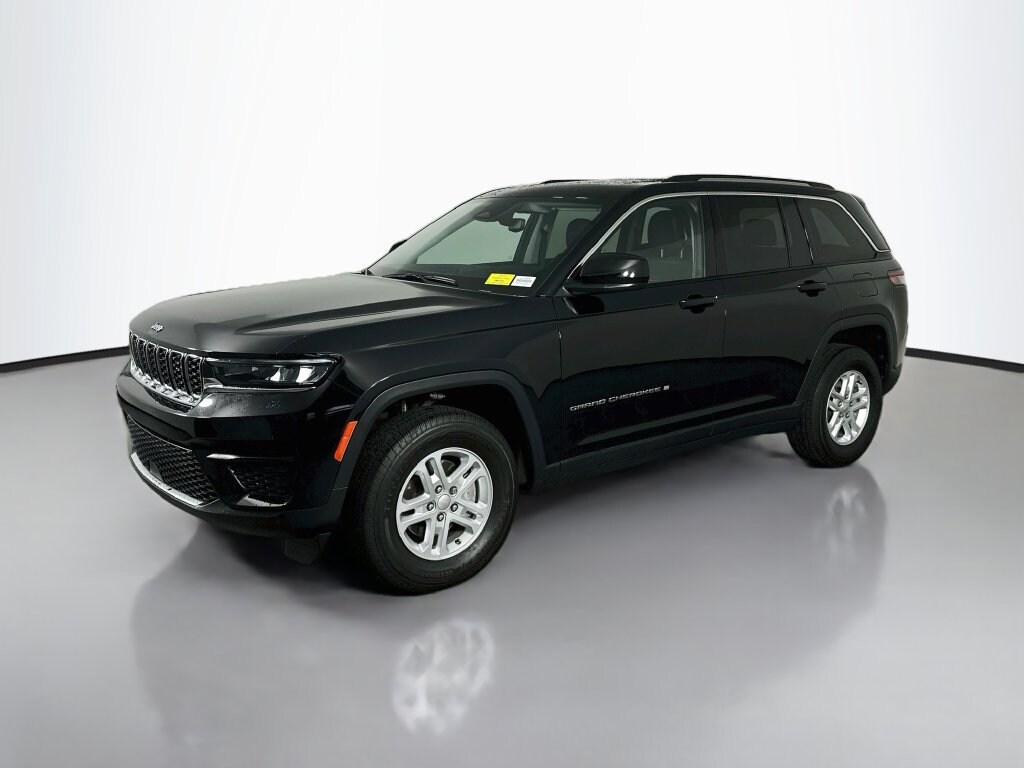 Used 2023 Jeep Grand Cherokee Laredo Sport Utility