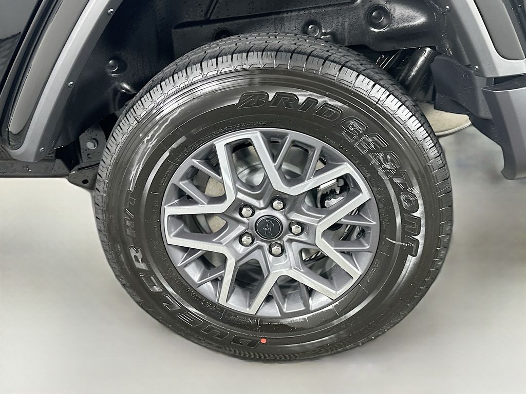 2025 Jeep Wrangler 4-Door Sahara - Photo 17